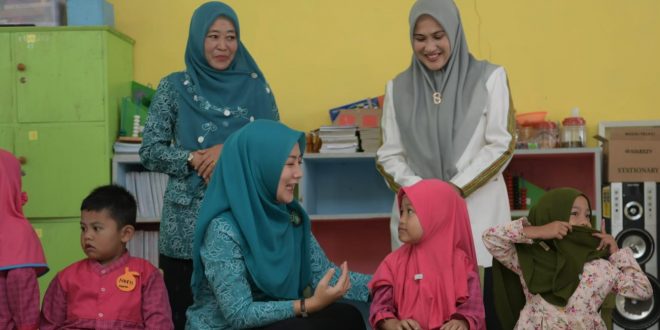 Kunjungan Ayu Marzuki ke Gayo Lues untuk Memastikan Transisi PAUD ke SD yang Menyenangkan