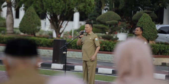 Langsung Pimpin Apel Senin, Penjabat Gubernur Ingatkan ASN Pemerintah Aceh Bekerja dengan Baik