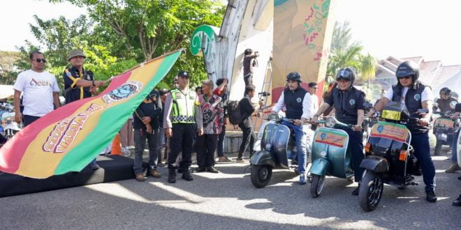 Penjabat Gubernur Ikut Konvoi Bareng Peserta Aceh Vespa Festival 2023