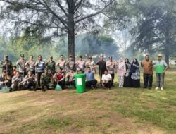 Sinergi dengan Polri, Pemkab Aceh Besar Bersihkan Pantai Lampuuk