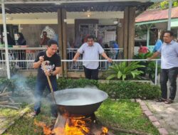 Peringati 10 Muharram, Dinsos Banda Aceh Masak Bubur Asyura Bersama