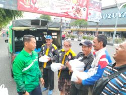 Pangdam IM menyempatkan diri untuk Saling Peduli dengan berbagi makanan pada Jum’at Berkah Kodam IM.