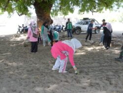 Program 1 Jam Pungut Sampah Berlanjut ke Benteng Indra Patra Ladong
