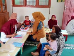 Cegah Stunting, Camat Banda Raya Monitoring Aksi Penimbangan di Posyandu Jeumpa Puteh