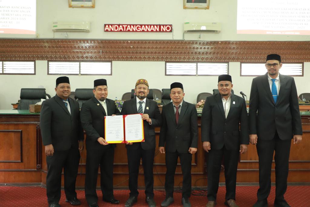 Pj Bupati Bersama DPRK Aceh Besar Sepakati RKUA dan Raqan PPAS APBK 2024