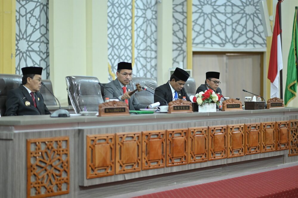 DPRK Banda Aceh Gelar Paripurna Penyampaian dan Penyerahan R-KUA PPAS Tahun Anggaran 2024