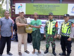 Tanggapi Isu Kelangkaan, Pemkab Aceh Besar Gelar Operasi Pasar Elpiji 3 Kg untuk Warga Darul kamal