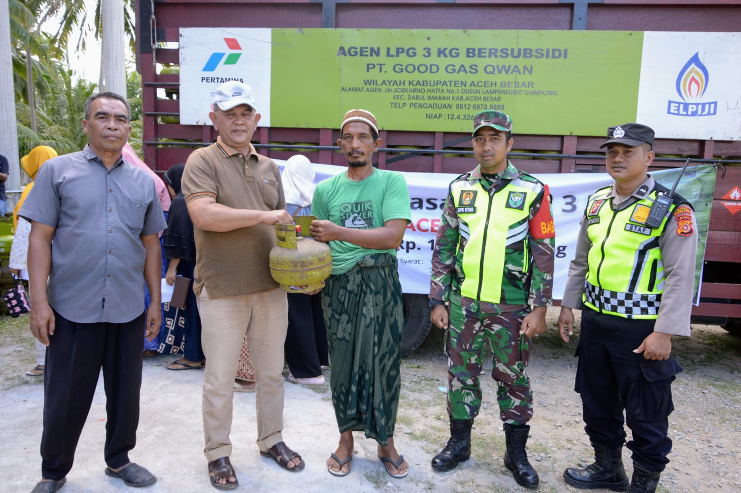 Tanggapi Isu Kelangkaan, Pemkab Aceh Besar Gelar Operasi Pasar Elpiji 3 Kg untuk Warga Darul kamal