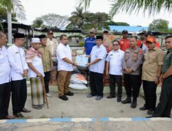 Pj Bupati Aceh Besar Serahkan Bantuan Masa Panik untuk Korban Kebakaran di Ponpes Gontor 8
