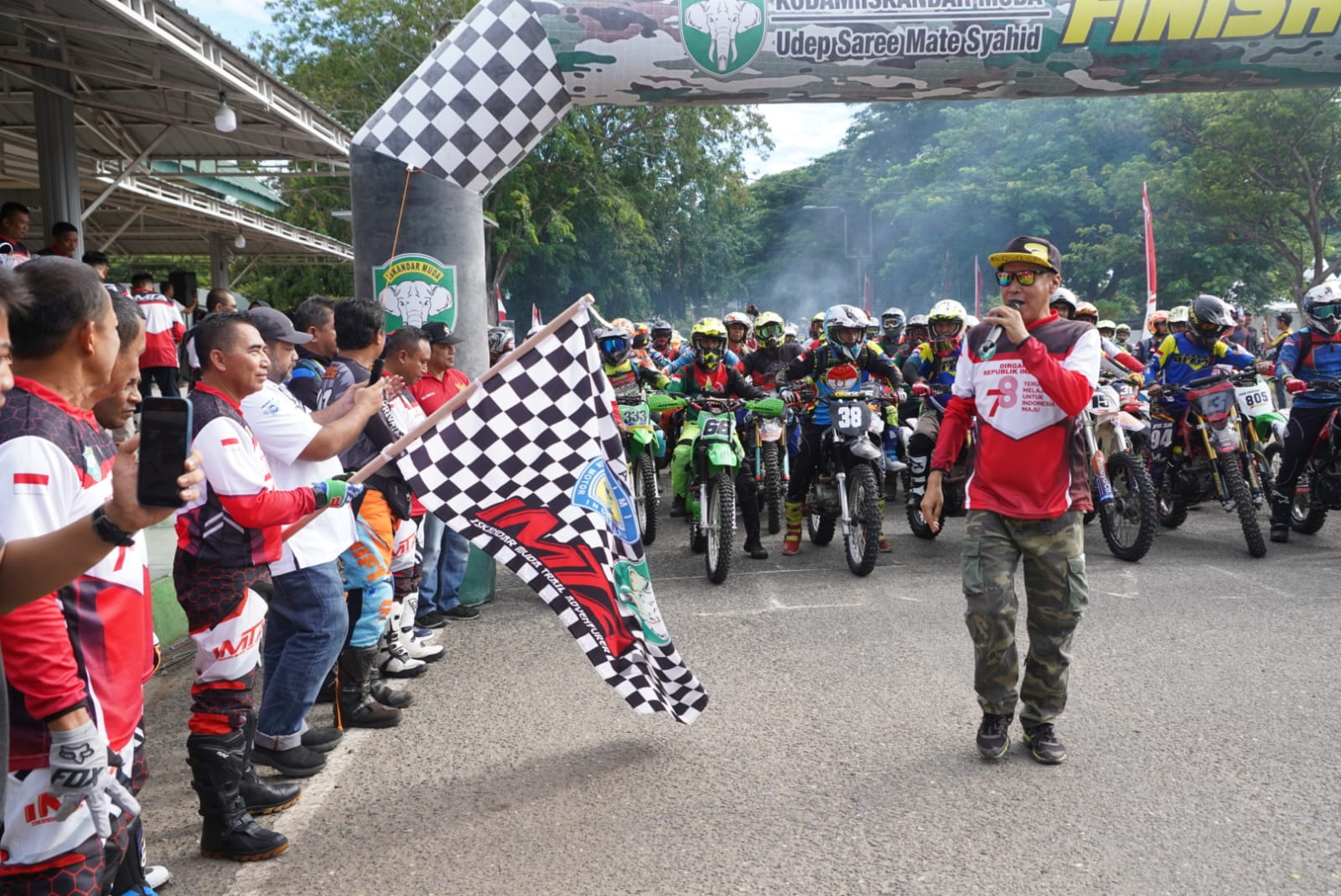 Kasdam IM secara resmi melepas peserta Iskandar Muda Trail Adventure.