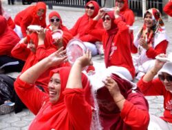 Dharma Wanita Disdikbud Banda Aceh Semarakkan HUT ke-78 RI dengan Aneka Lomba