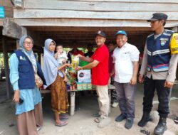 Pemkab Aceh Besar Salurkan Bantuan Masa Panik untuk Korban Kebakaran di Lamteuba