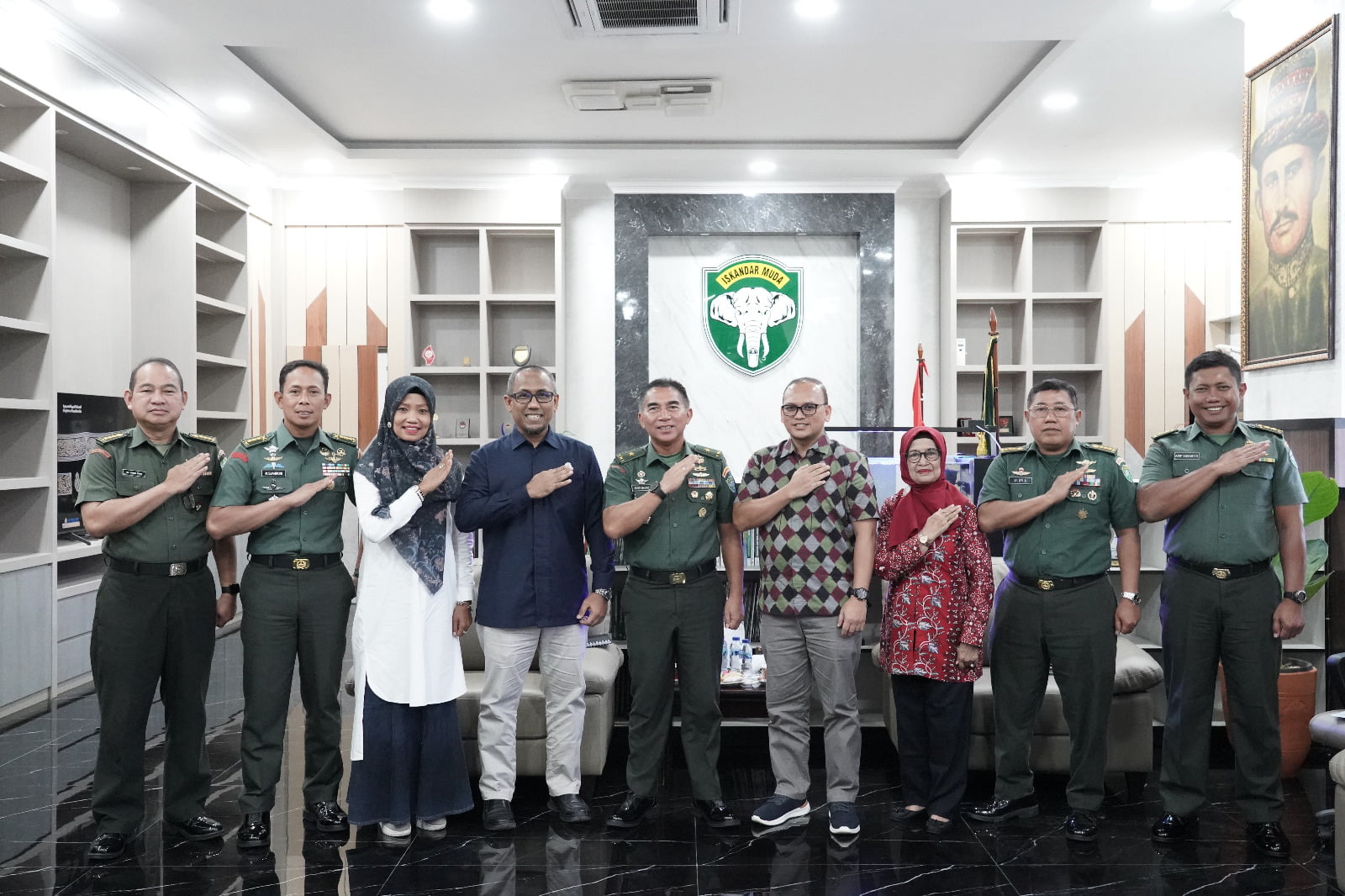 Kasdam IM mewakili Pangdam IM menerima Audiensi dengan Ketua Yayasan Jantung Indonesia Cabang Aceh.