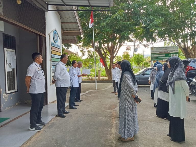 Pj Wali Kota Sidak Kantor Kecamatan Banda Raya
