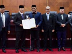 Penjabat Gubernur Sampaikan Pendapat Akhir di Sidang Paripurna DPRA