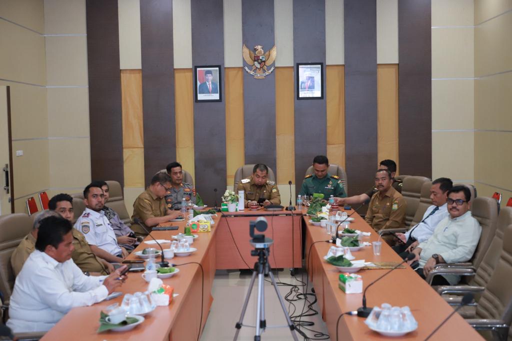 Pj Bupati Aceh Besar Ikuti Rakor Pengendalian Inflasi Secara Zoom Meeting