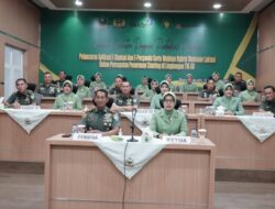 Pangdam IM mendampingi Ketua Persit Kartika Candra Kirana Daerah Iskandar Muda mengikuti kegiatan ceramah Virtual Kesehatan Program Revitalisasi Posyandu