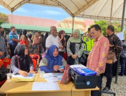 Pj Wali Kota Kunjungi Pelaksanaan Pangan Murah di Kecamatan Lueng Bata