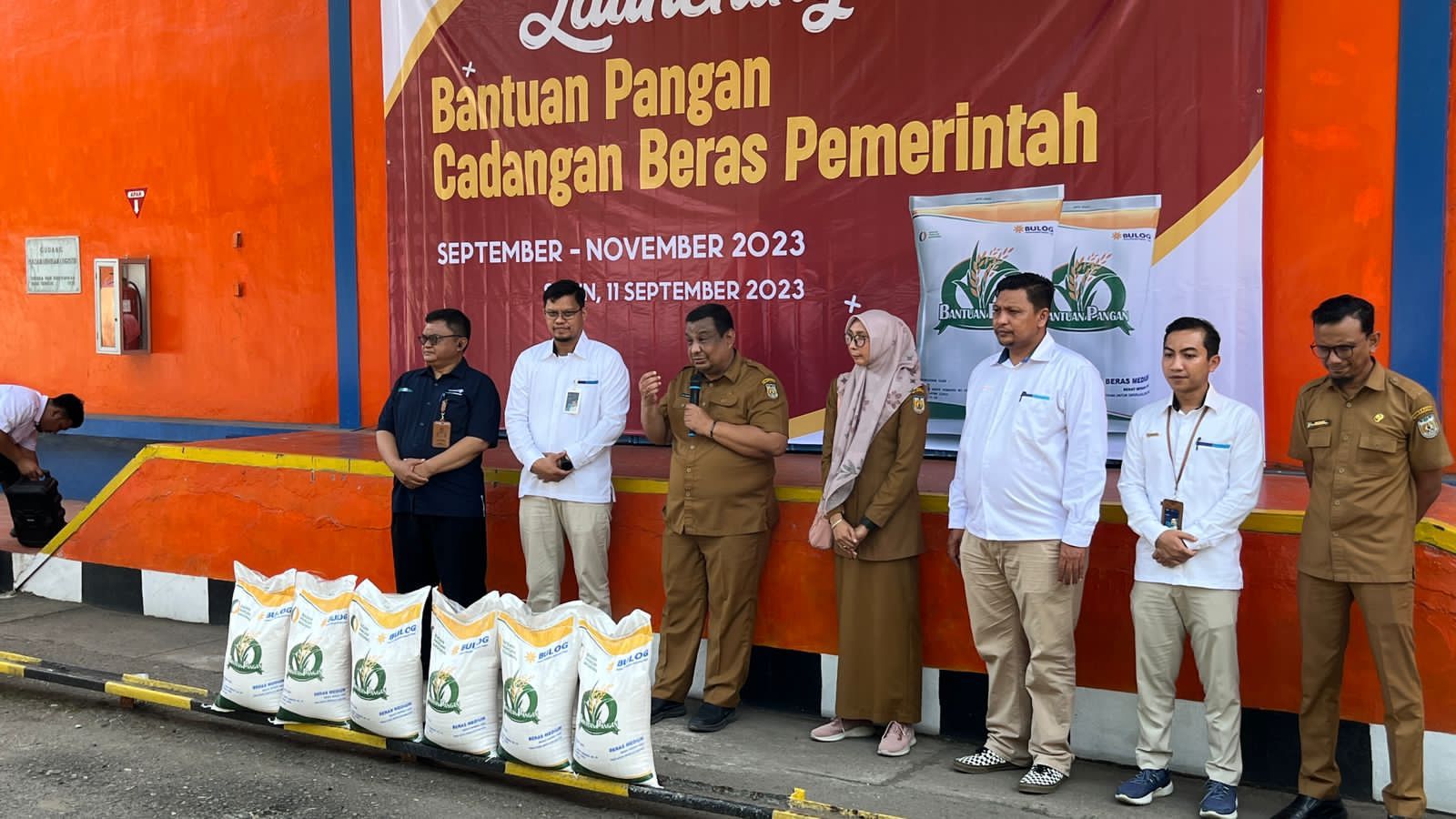 Dinsos Banda Aceh Tinjau Mutu Beras untuk Bantuan Pangan