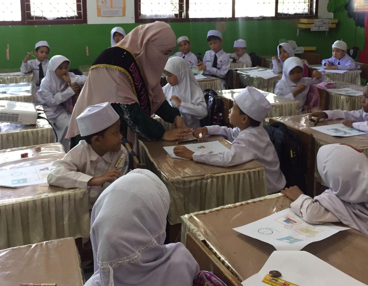 Bunda PAUD Banda Raya Bersama Himpaudi Kunjungi SD Percontohan