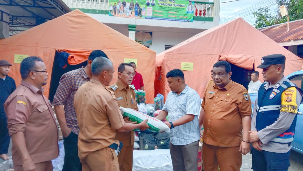 Pemko Banda Aceh Berikan Bantuan Masa Panik untuk Korban Kebakaran di Lueng Bata