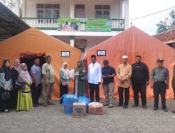 Camat Lueng Bata Serahkan Bantuan untuk Korban Kebakaran
