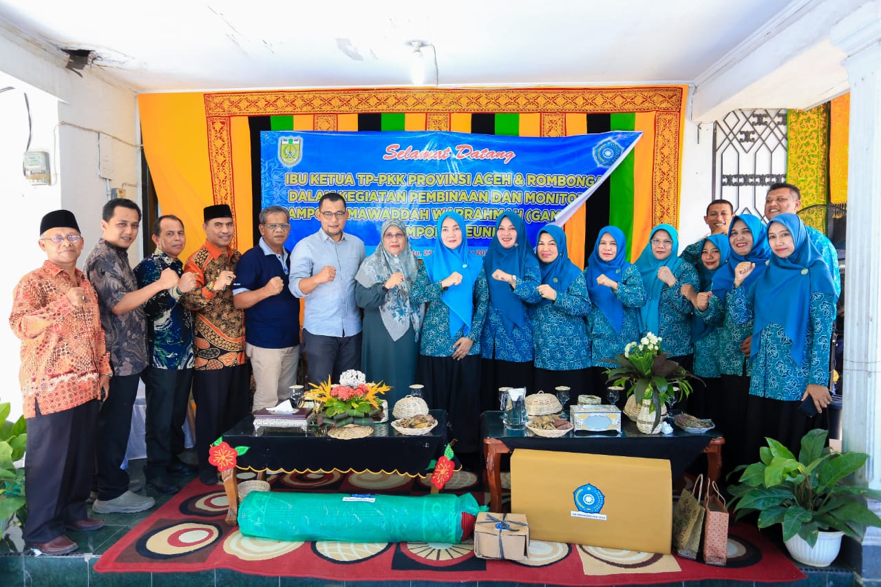 Tim PKK Banda Aceh Sambut Kunjungan Ketua PKK Aceh di Peuniti