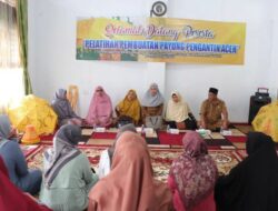Camat Sukmawati Apresiasi Kegiatan Pelatihan Pembuatan Payung Aceh di Batoh