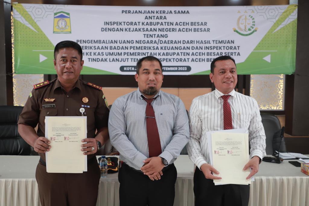 Inspektorat dan Kejari Aceh Besar Teken Kerja Sama Terkait Pengembalian Uang Negara