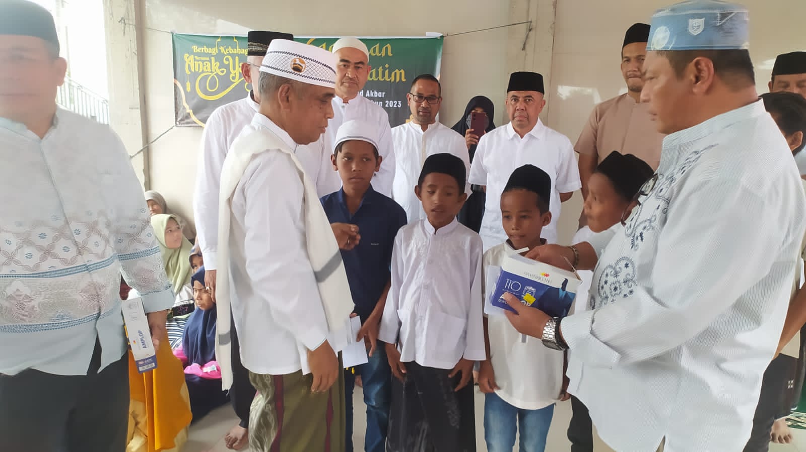 Santunan Anak Yatim Warnai Peringatan Maulid Nabi Muhammad SAW di Seulimeum
