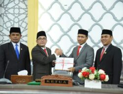 Dipimpin Ketua DPRK, Sidang Paripurna Penyampaian LKPJ Wali Kota Banda Aceh Diwarnai Interupsi