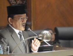 Asisten II Sekda Aceh Sampaikan Jawaban Gubernur Atas Pendapat Banggar DPRA