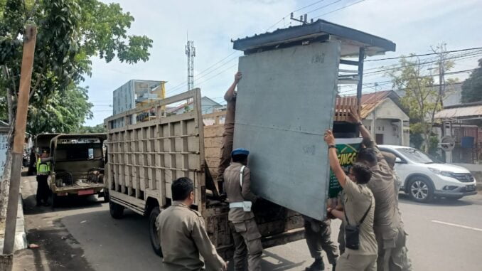 Jelang Penilaian Adipura, Satpol PP WH Kota Banda Aceh Tertibkan Ratusan PKL