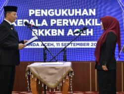 Penjabat Gubernur Achmad Marzuki Kukuhkan Kepala Perwakilan BKKBN Aceh yang Baru