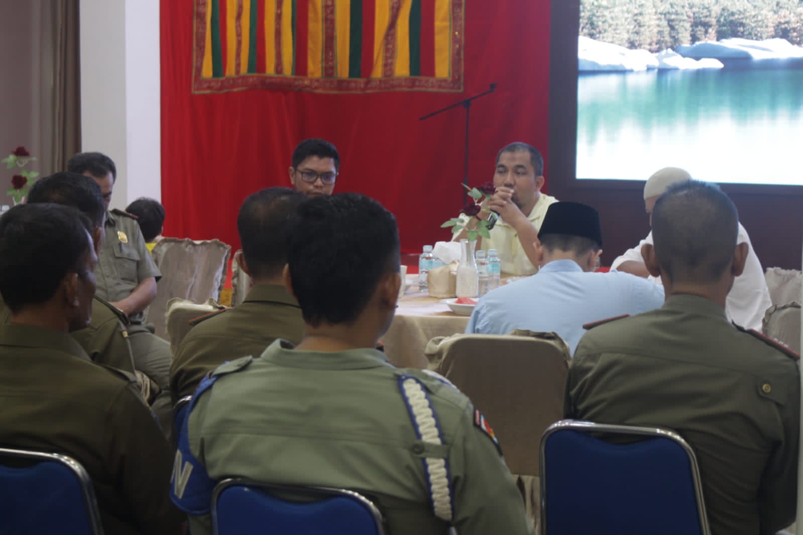 Pj Bupati Aceh Besar Lakukan Pertemuan dengan Satpol PP dan WH
