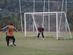 Quatrick Iswanto Antarkan Pemkab Aceh Besar Gilas Skuad Camat 5-1