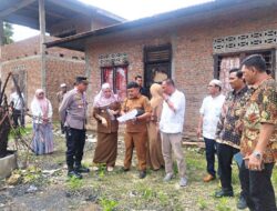 Camat Sukmawati Audiensi dengan Korban Kebakaran Gampong Lueng Bata