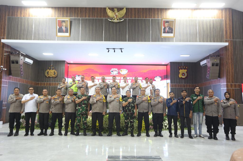 Kasdam IM bersama Kapolda Aceh dan jajaran melaksanakan Video Conference bersama Panglima TNI dan Kapolri dalam rangka 32 Tahun pengabdian Akabri Angkatan 1991