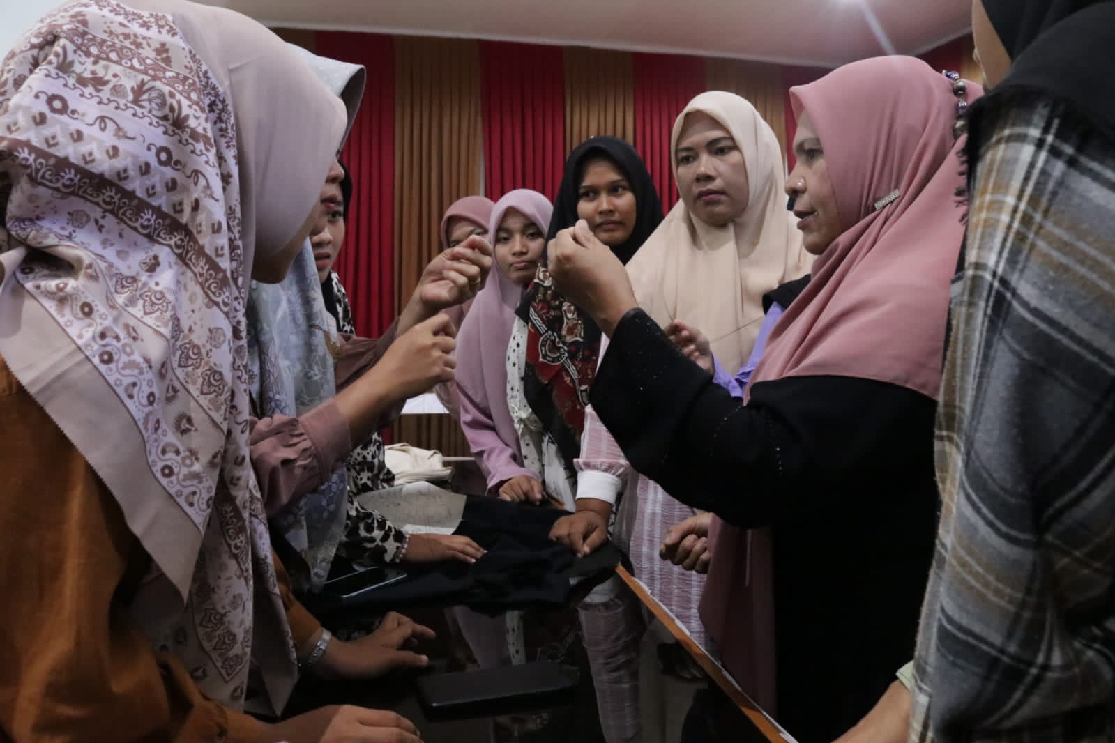 50 IKM Ikut Pelatihan Kerajinan Kriya Kasab Dari Dekranasda Aceh Besar