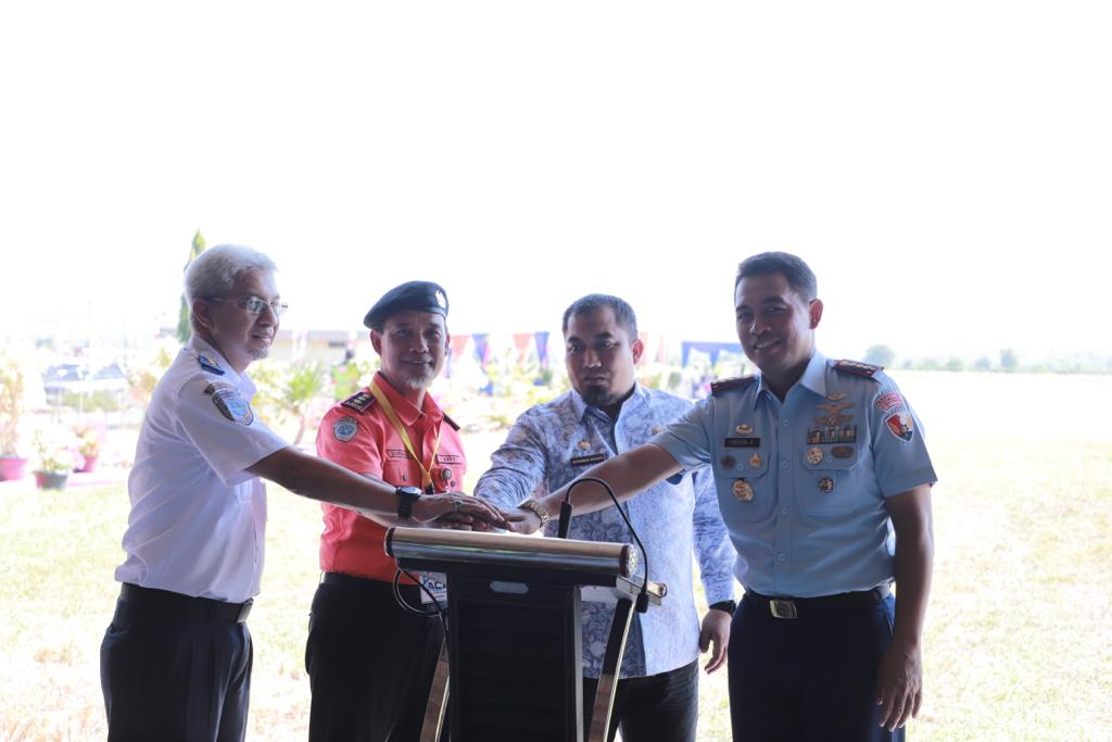 Pj Bupati Iswanto Tekan Sirene Simulasi AEE - ACE Bandara SIM 2023