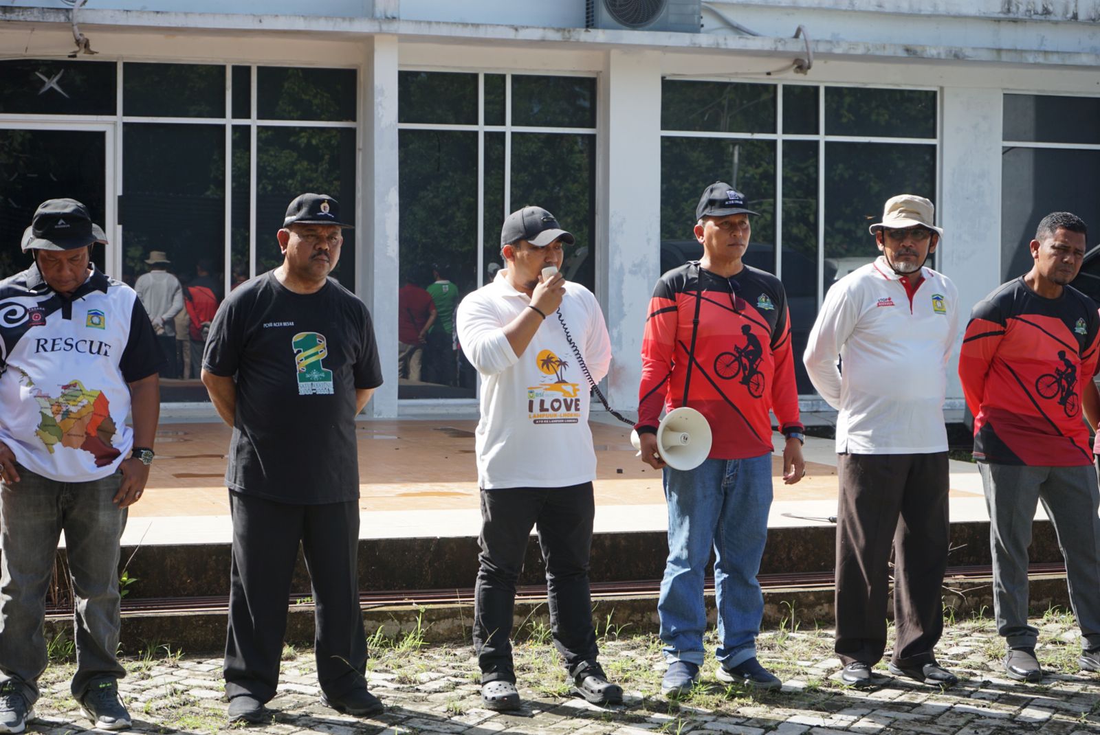 Pj Bupati Aceh Besar Minta ASN Berikan Contoh Jaga Kebersihan untuk Masyarakat