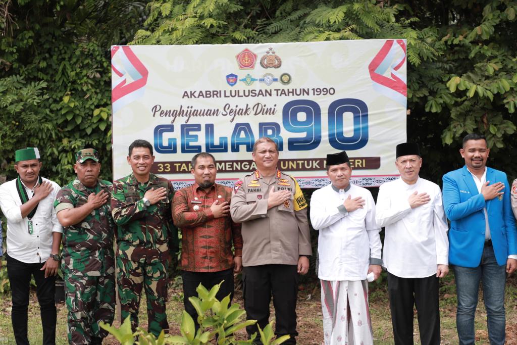 Pj Bupati Aceh Besar Hadiri Bakti Sosial AKABRI 1990