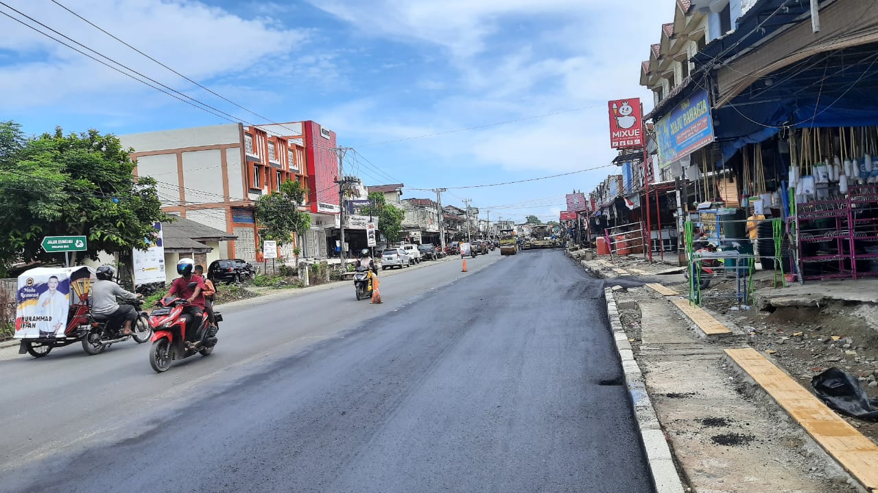 Jalan Hasan Saleh Mulai Diaspal