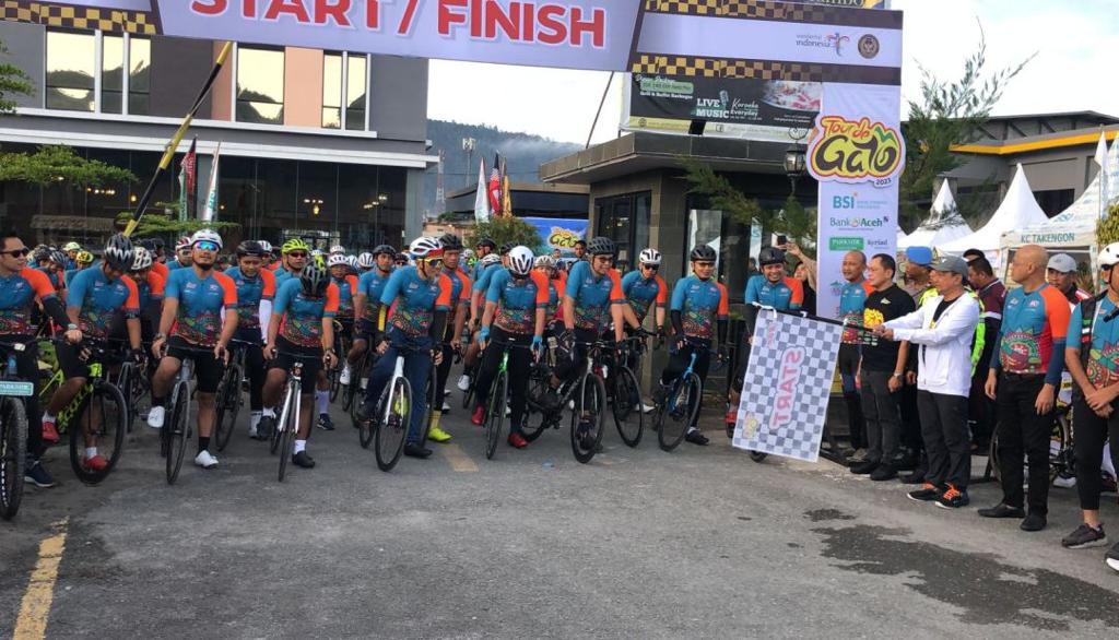 Pj Bupati Aceh Tengah Lepas Peserta Road Bike Aceh Tour De Gayo 2023