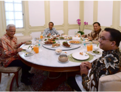 Presiden Jokowi Makan Siang Bersama Tiga Capres