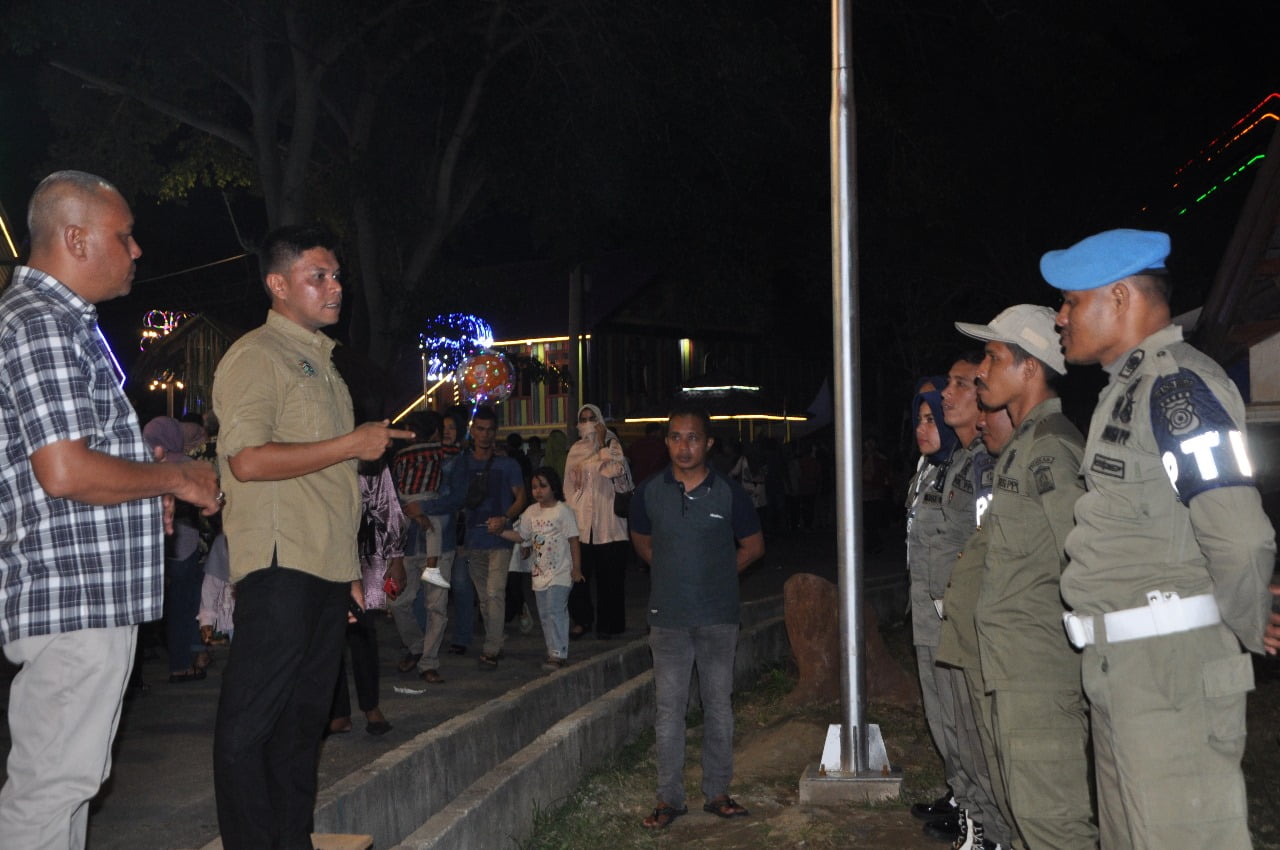 Utamakan Keamanan dan Kenyamanan, Kasatpol PP dan WH Aceh Besar Berikan Arahan ke Personel