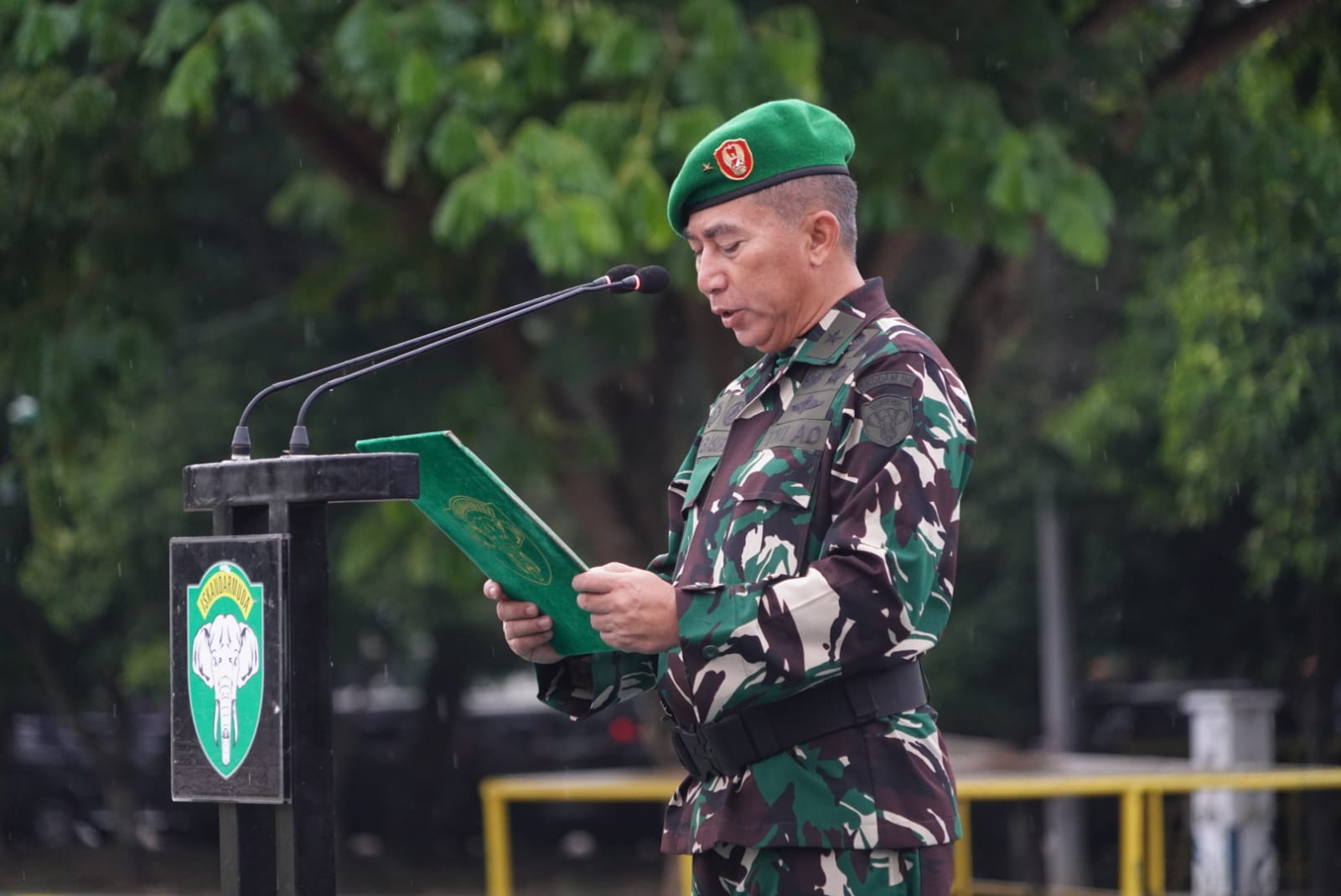 Kasdam IM pimpim Upacara Bendera Bulanan Wilayah Garnisun Kota Banda Aceh.