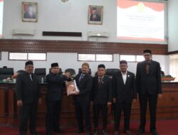 Pj Bupati Aceh Besar Sampaikan Nota Keuangan Rancangan APBK 2024