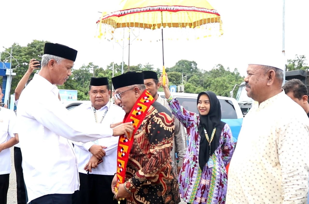 Kafilah MTQ Aceh Besar di Sambut Sekda Simeulue