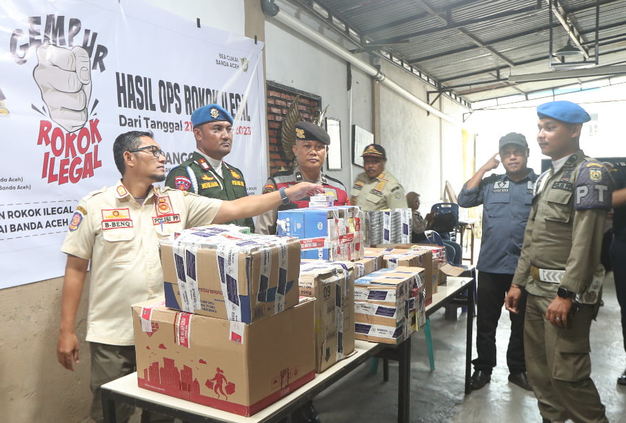 Satpol PP Banda Aceh dan Bea Cukai Sita 43 Ribu Batang Rokok Illegal